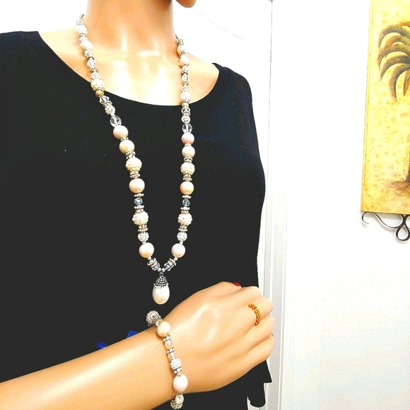 247NEB124. Handmade 3 Pc. Mother of Pearl Necklace Set - Picture 2 of 8